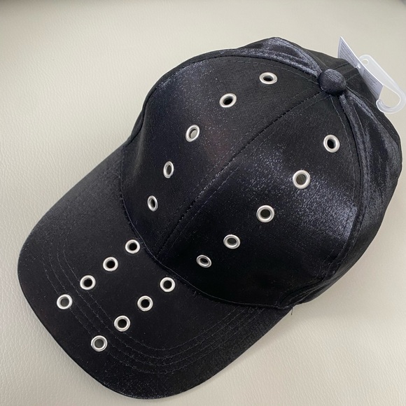 Forever 21 Accessories - Black cap with silver eyelets
